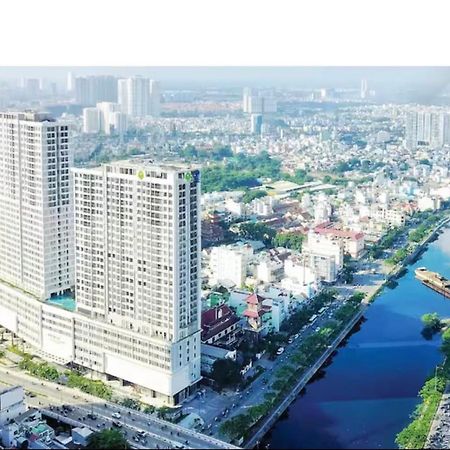 Genius Apartment River Gate Center Хошимин Екстериор снимка