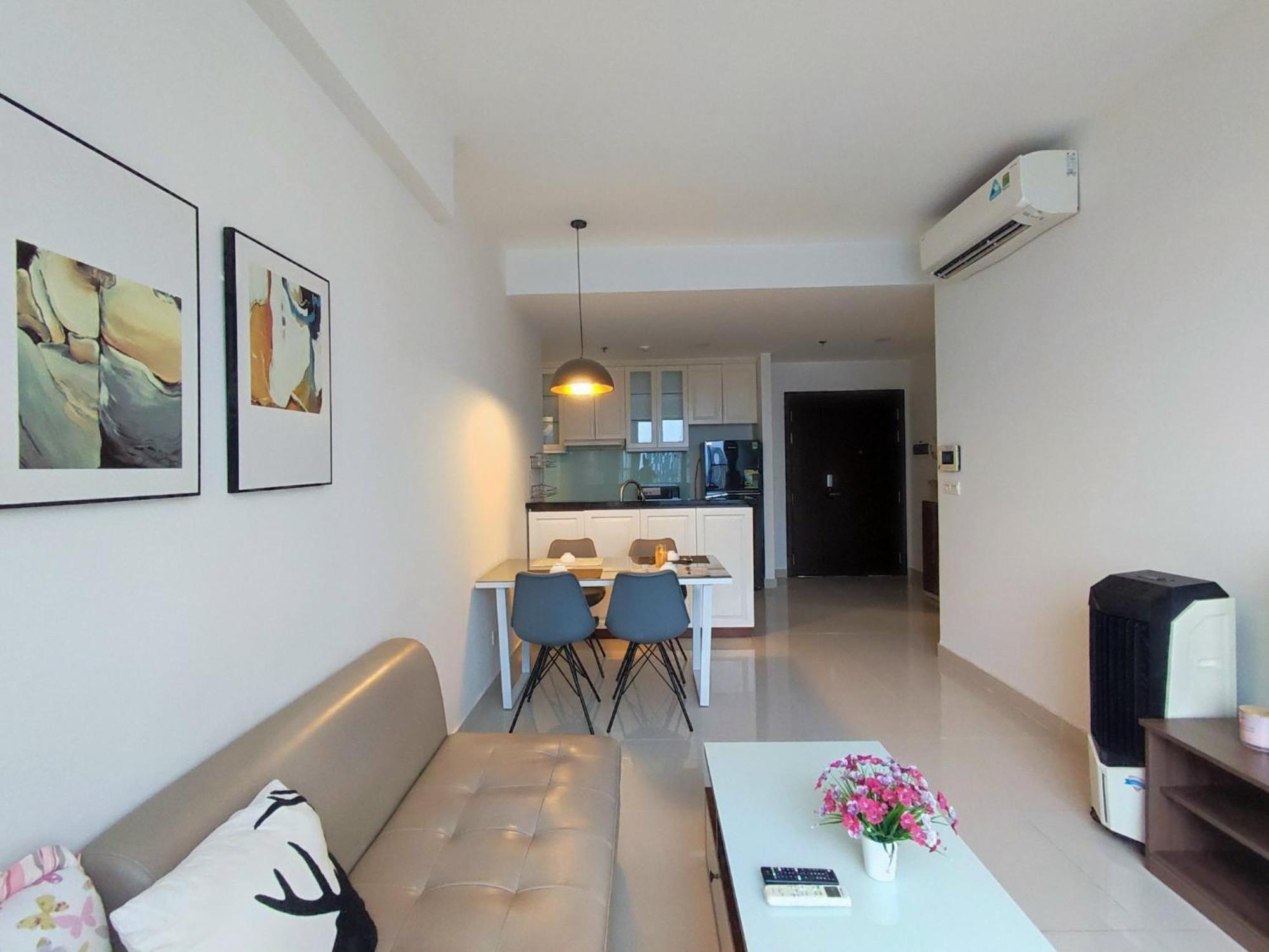 Genius Apartment River Gate Center Хошимин Екстериор снимка