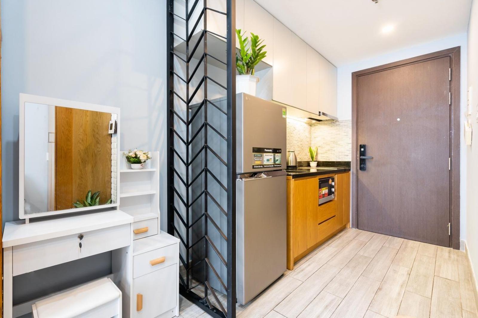 Genius Apartment River Gate Center Хошимин Екстериор снимка