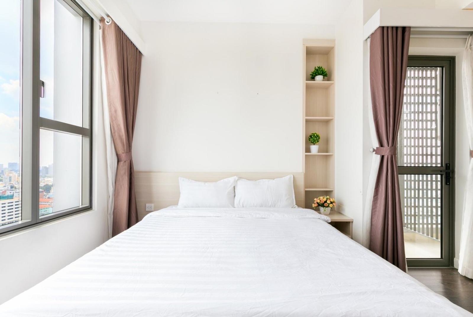 Genius Apartment River Gate Center Хошимин Екстериор снимка