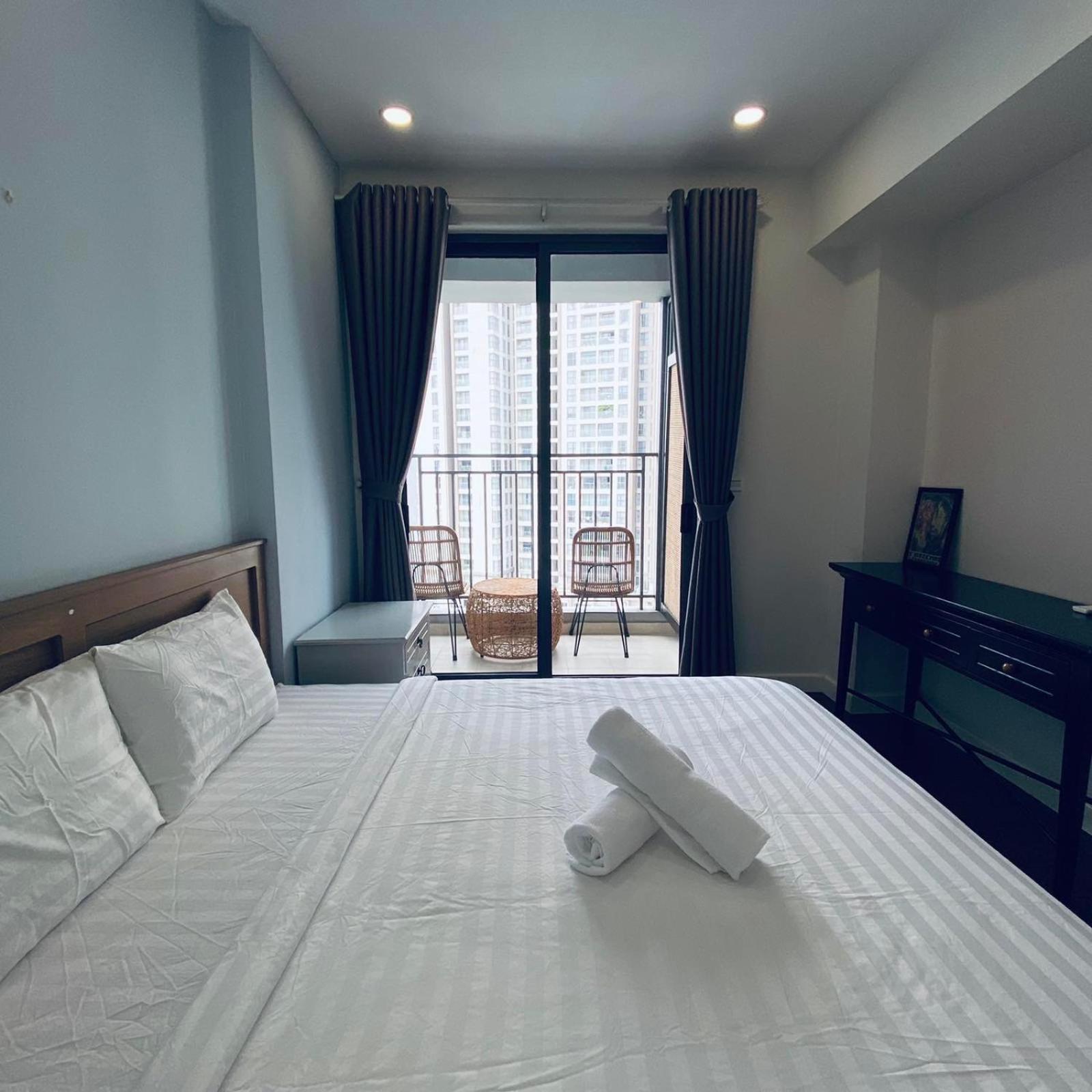 Genius Apartment River Gate Center Хошимин Екстериор снимка