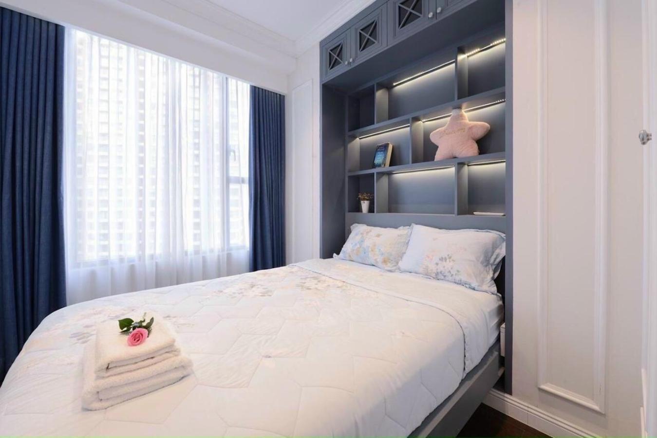 Genius Apartment River Gate Center Хошимин Екстериор снимка