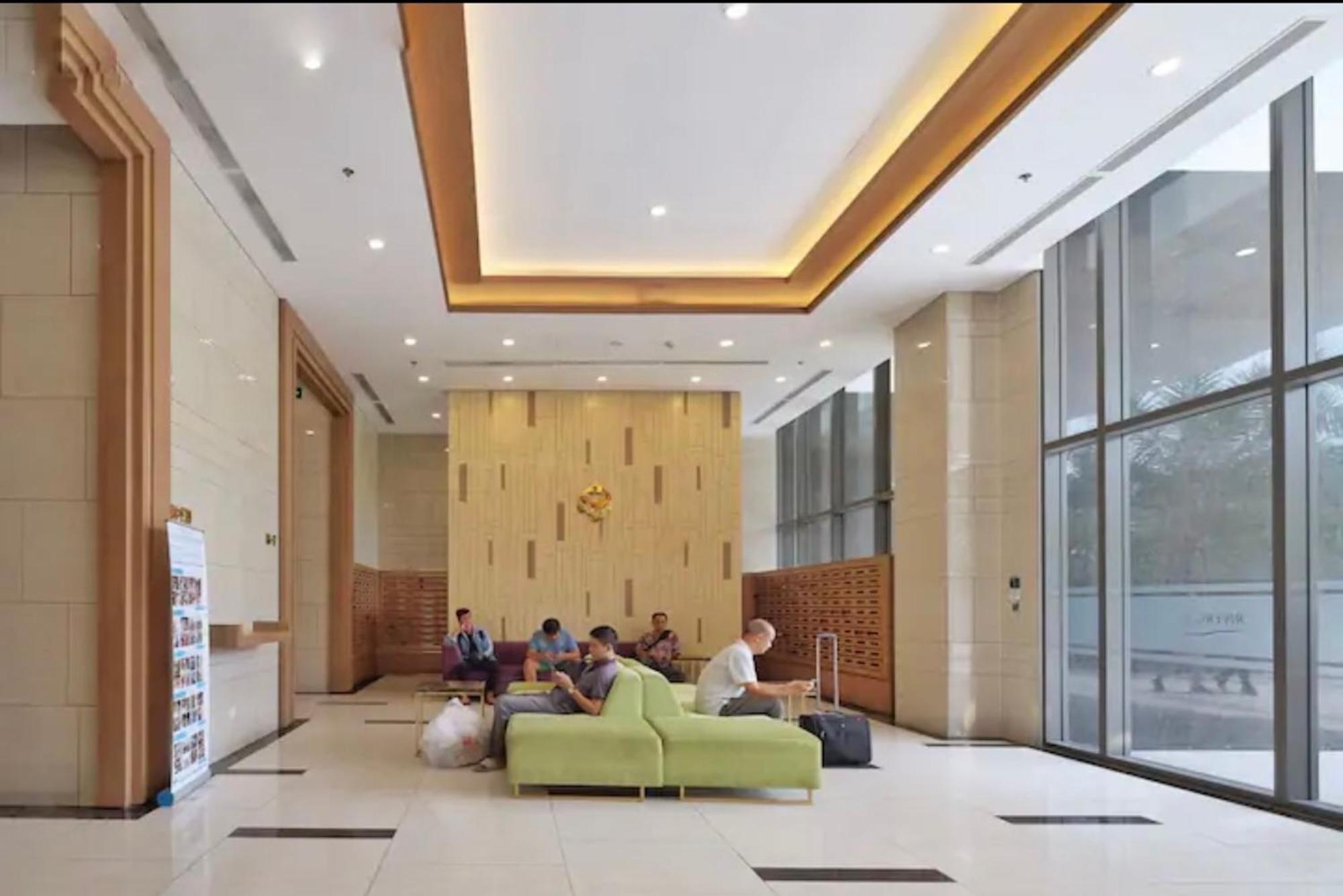 Genius Apartment River Gate Center Хошимин Екстериор снимка