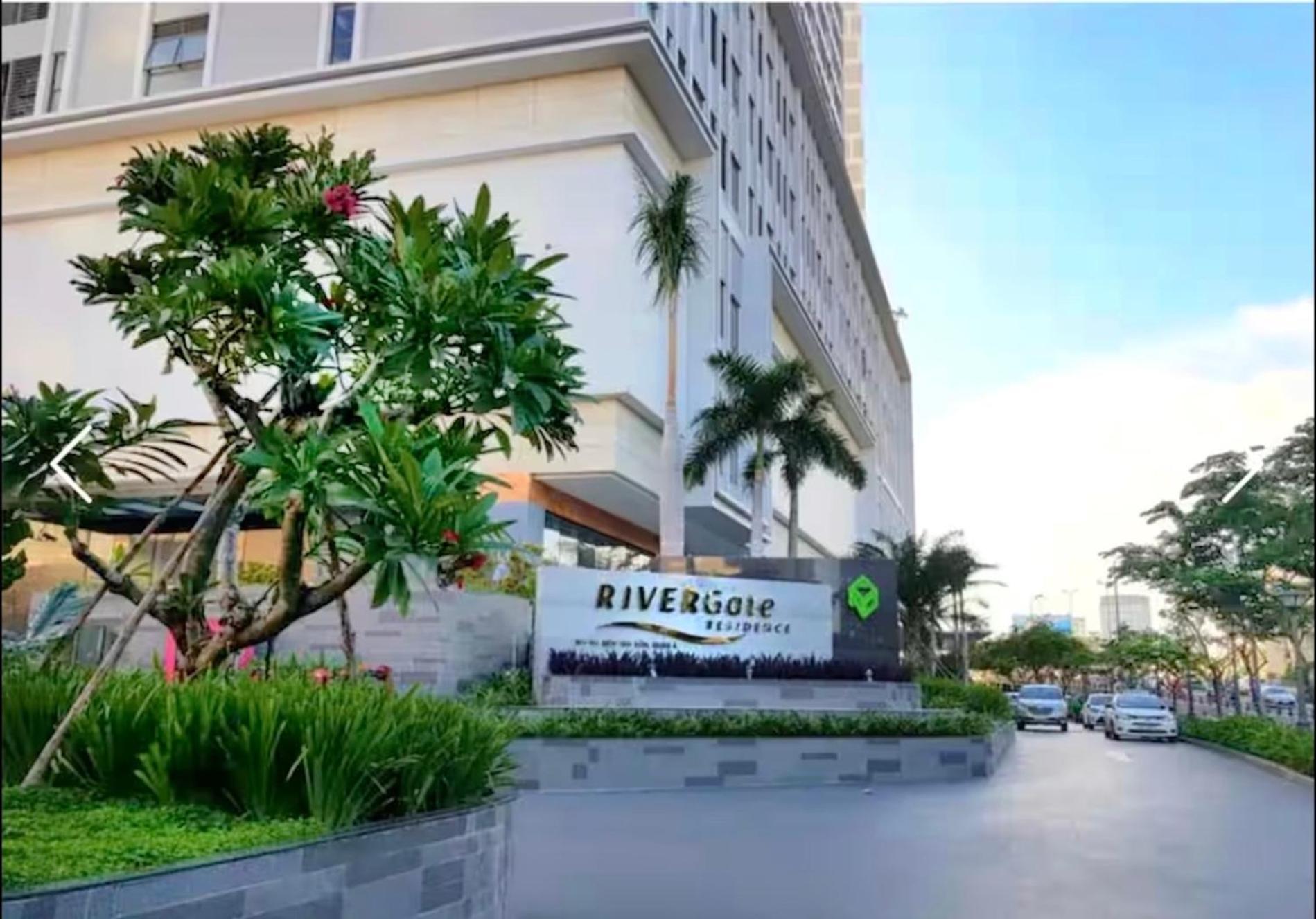 Genius Apartment River Gate Center Хошимин Екстериор снимка