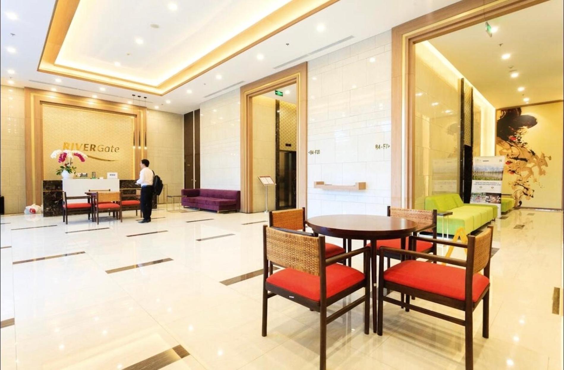 Genius Apartment River Gate Center Хошимин Екстериор снимка