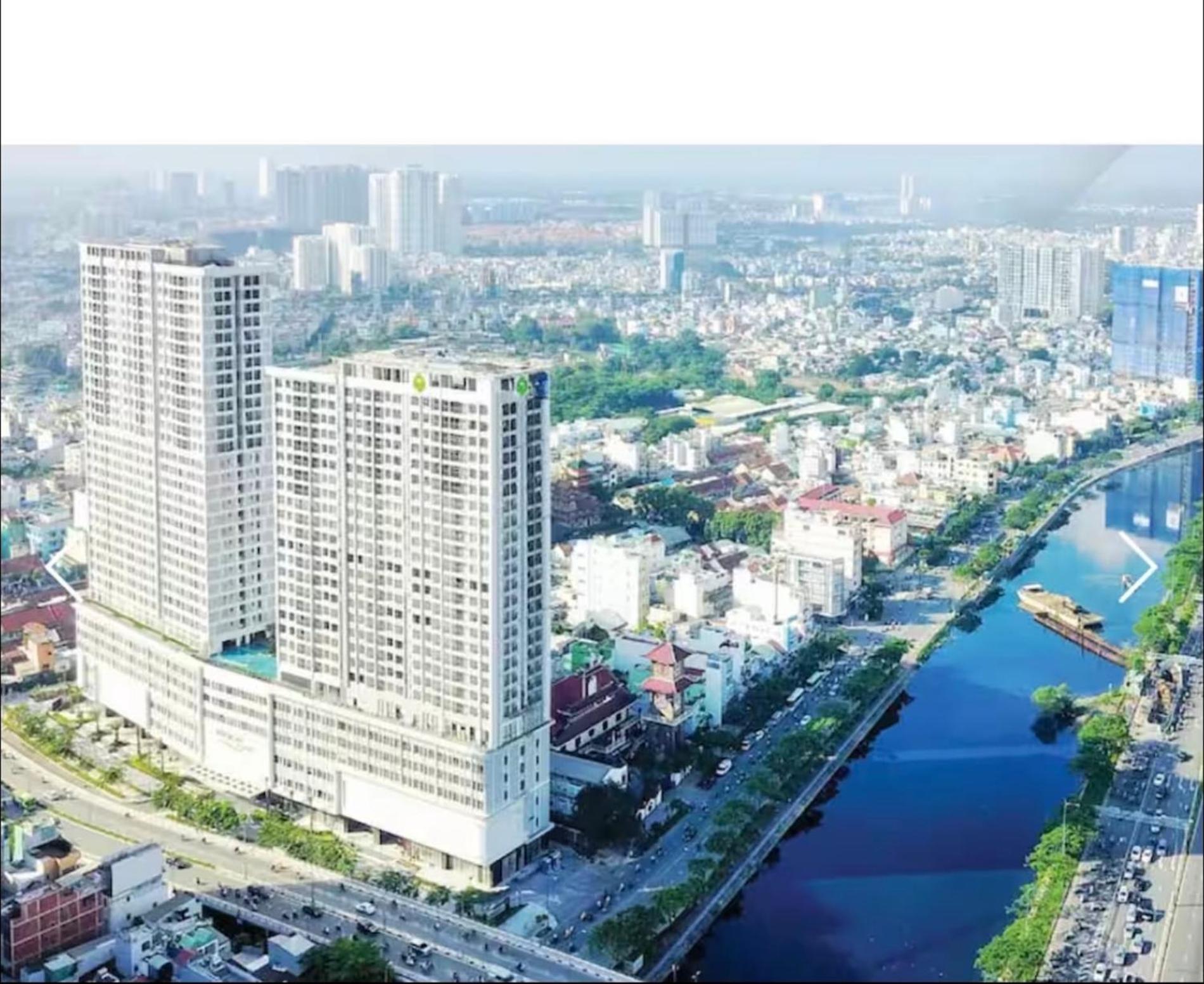 Genius Apartment River Gate Center Хошимин Екстериор снимка