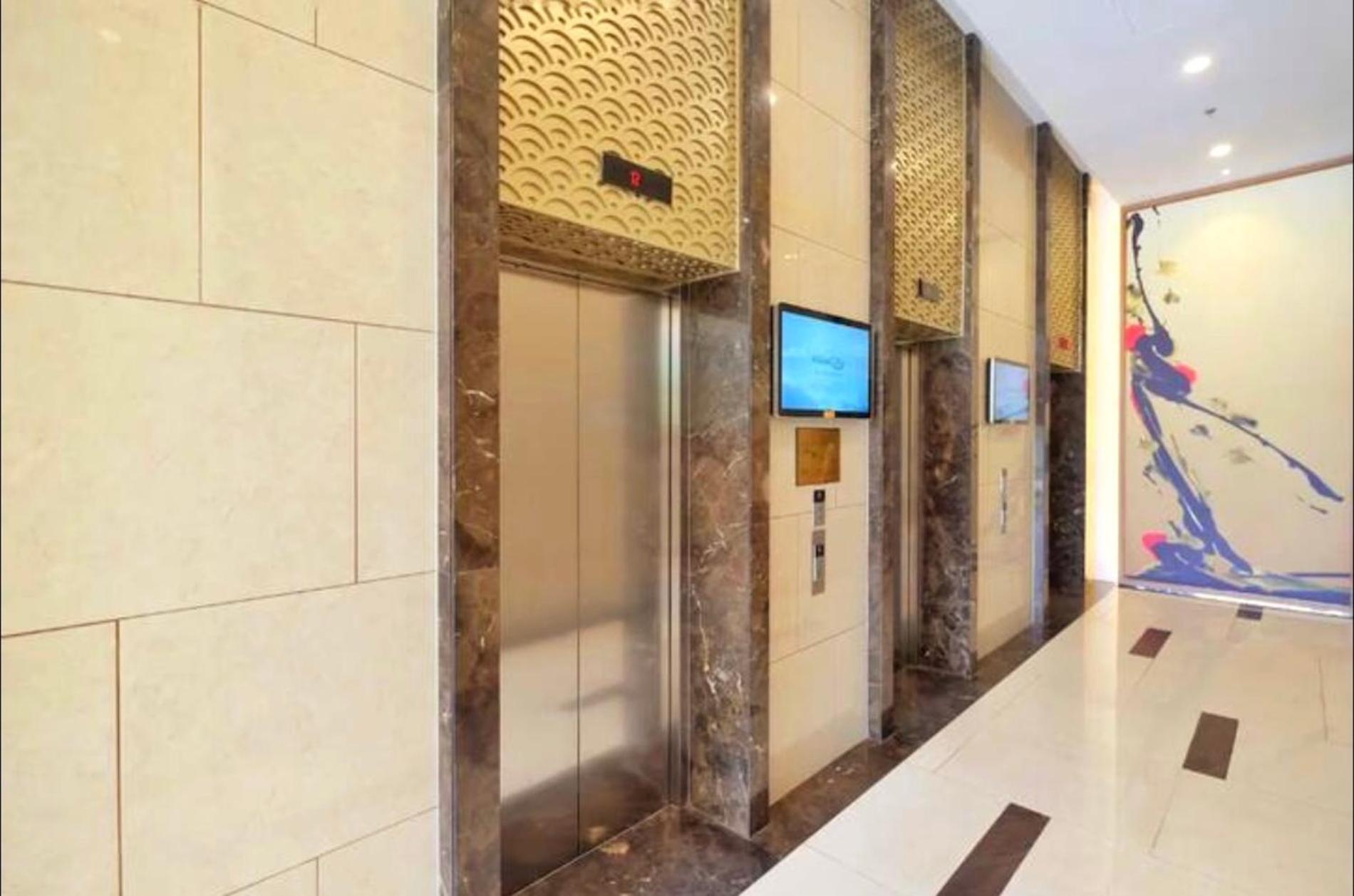 Genius Apartment River Gate Center Хошимин Екстериор снимка
