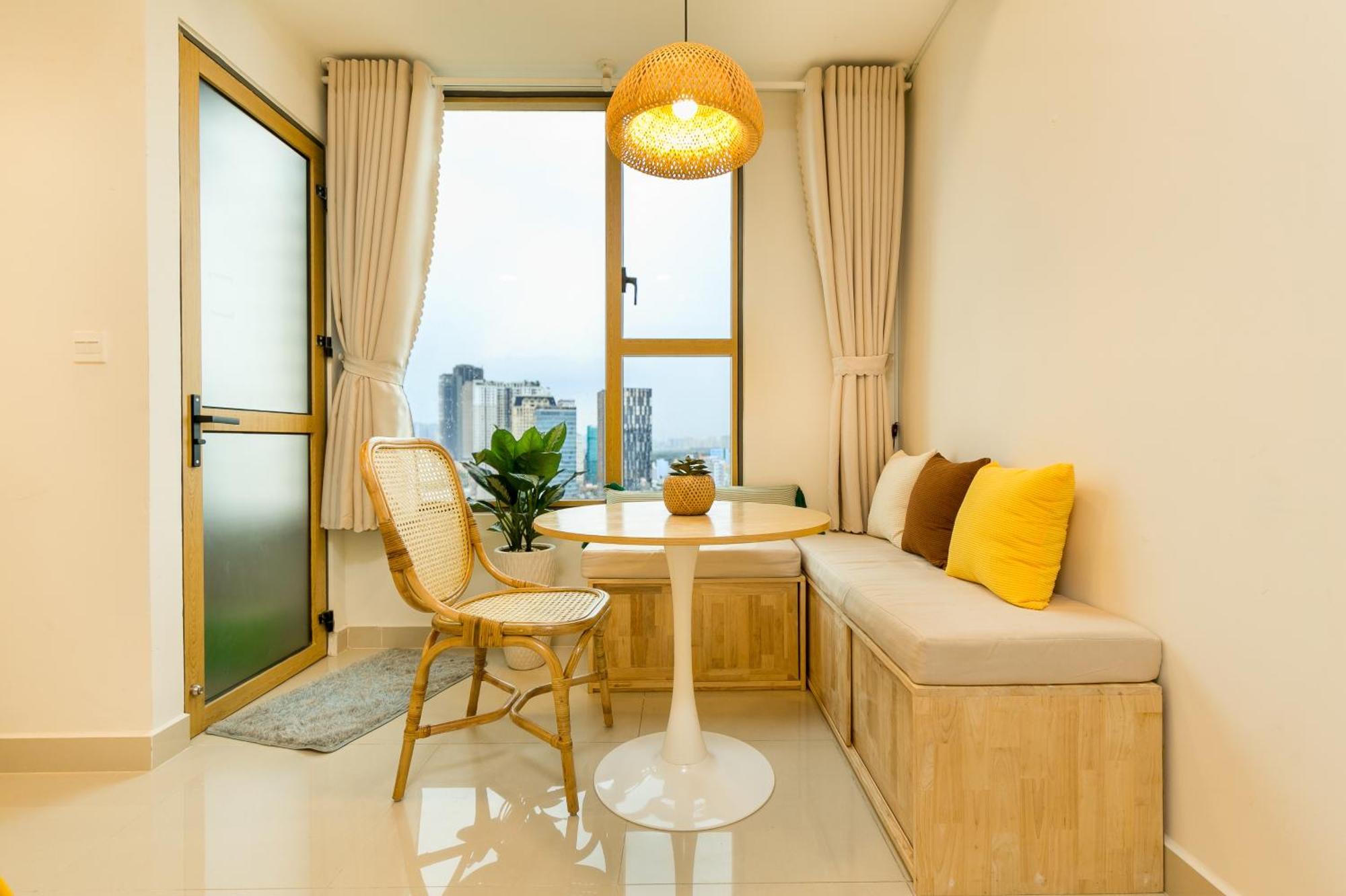Genius Apartment River Gate Center Хошимин Екстериор снимка